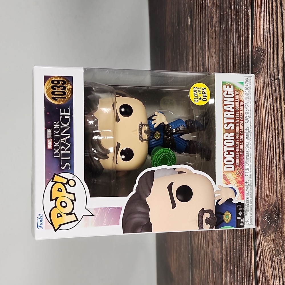 Funko Pop! Vinyl: Marvel - Doctor Strange, Glows In The Dark